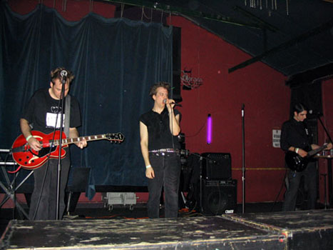 06/30/2005 (Ioana) Now Bino's feeling zombified part 1